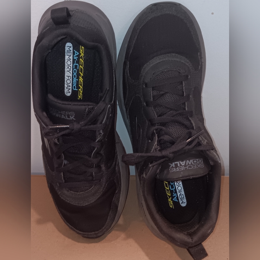 Skechers Men's Black Ultra GO Anti-skid Sz 9.5 - Picture 2 of 7